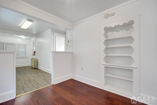 Building Photo - 23 Comstock St