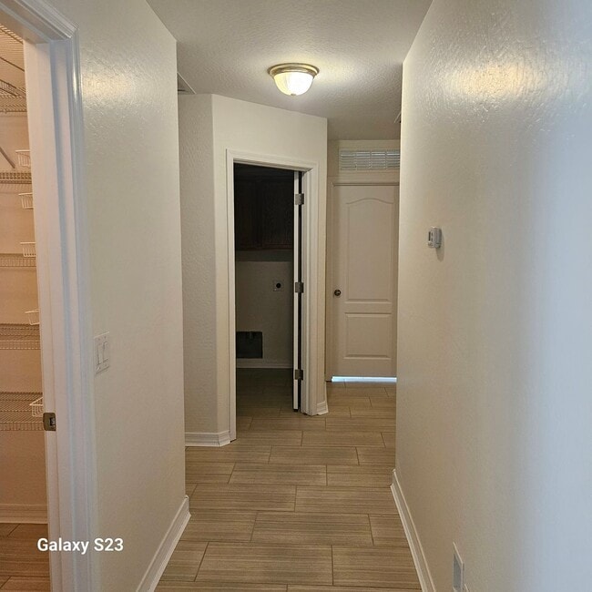 Building Photo - Oasis in Northwest Sun City