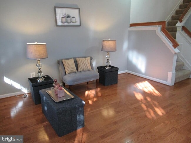Building Photo - Beautiful 3 BR 3.5 BA Townhouse in Germantown