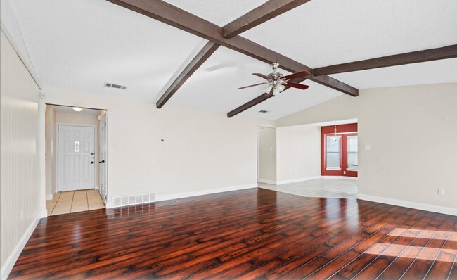 Building Photo - 2321 Parkside Dr