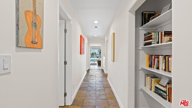 Building Photo - 4624 Conchita Way