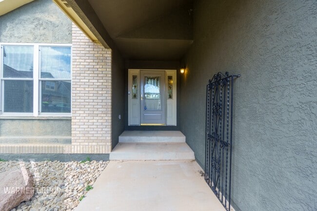 Building Photo - 7645 Hollandale Dr