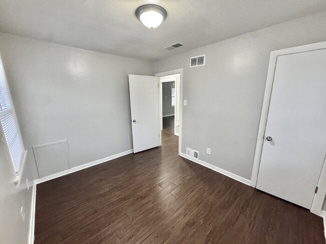 Building Photo - 1754 Danville Rd