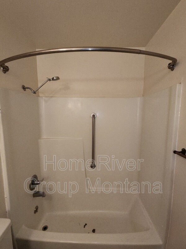 Building Photo - 2111 S 4th St W