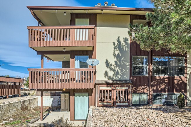 Building Photo - BEAUTIFUL 2 Bed 2 Bath Condo in Boulder- A...