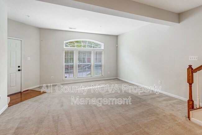 Building Photo - 15072 Leicestershire St