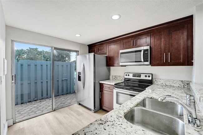 Building Photo - 35 SW 3rd St