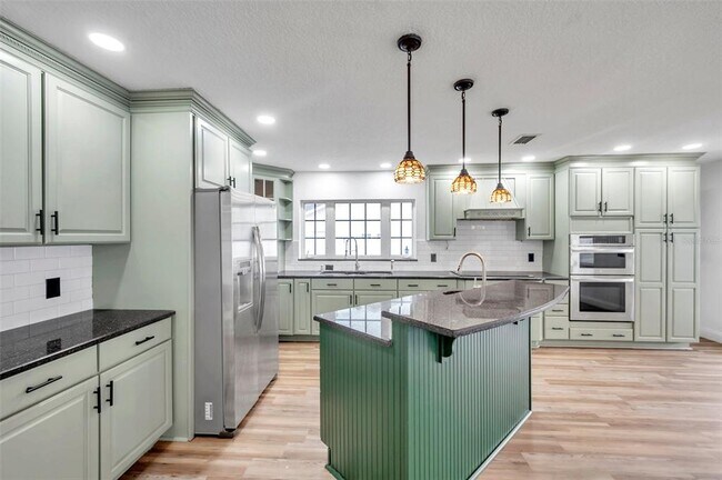 Building Photo - 1520 Windmill Pointe Rd