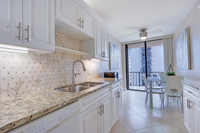 Building Photo - 4200 N Ocean Dr