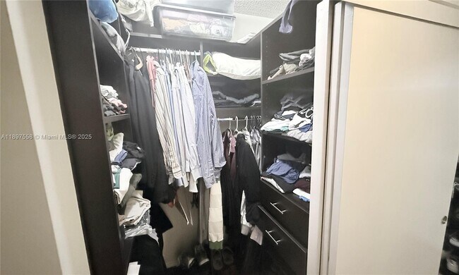 Building Photo - 3610 Yacht Club Dr