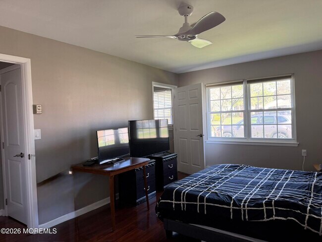 Building Photo - 116B Buckingham Dr