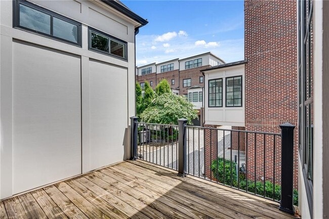 Building Photo - 345 Glen Iris Dr NE