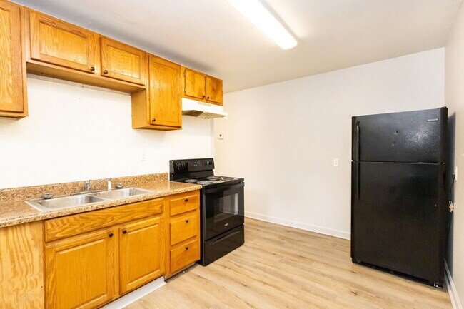 Building Photo - 5326 Slayton Ave