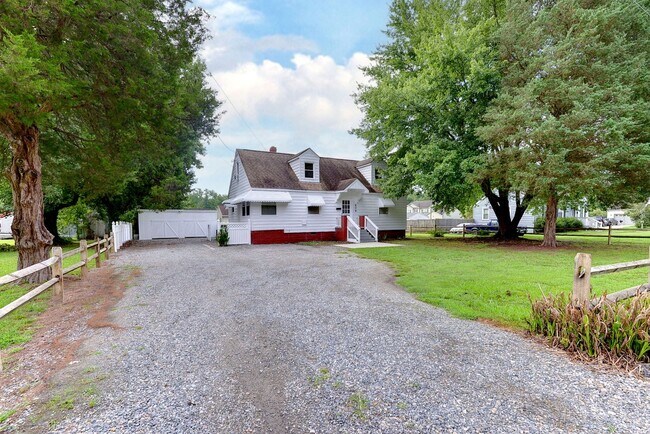 Building Photo - 606 Yorktown Rd