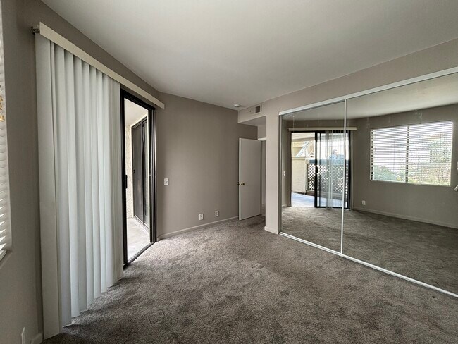 Building Photo - 2232 River Run Dr