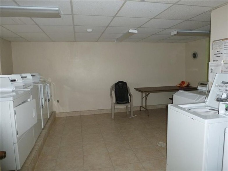 Shared Laundry Room - 21320 Brinson Ave