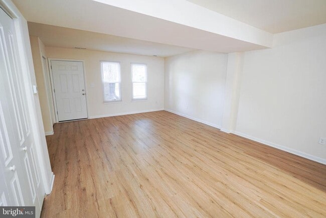 Building Photo - 734 Hemlock St