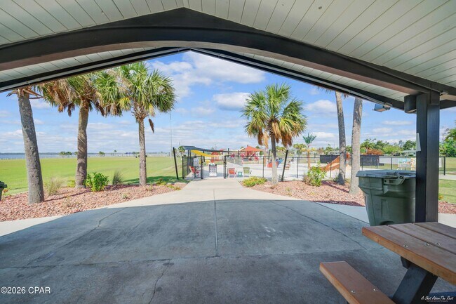 Building Photo - 404 Missouri Ave