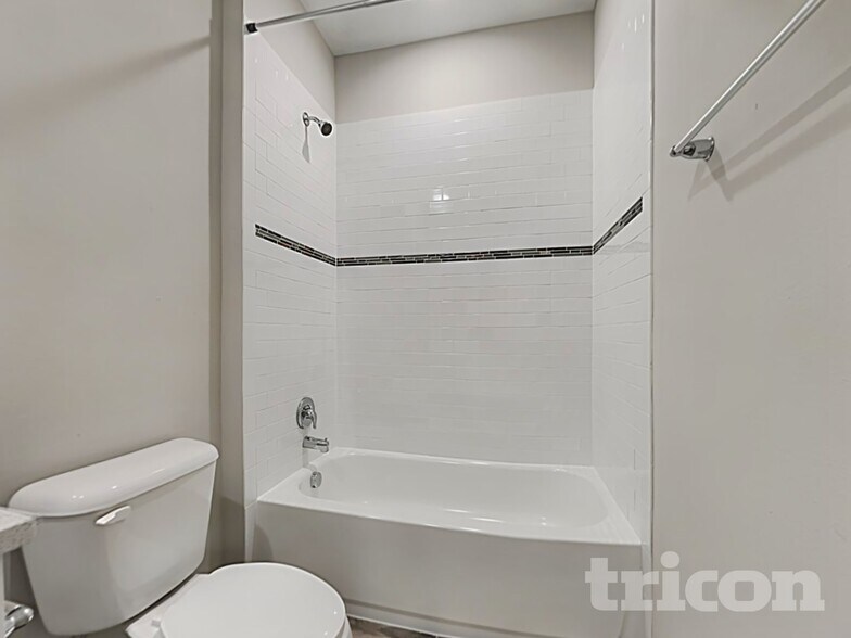 Building Photo - 1337 19th St