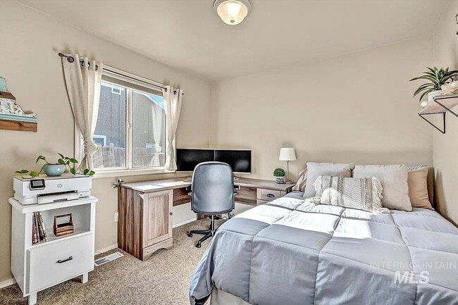 Building Photo - 5668 S Kalmia Pl