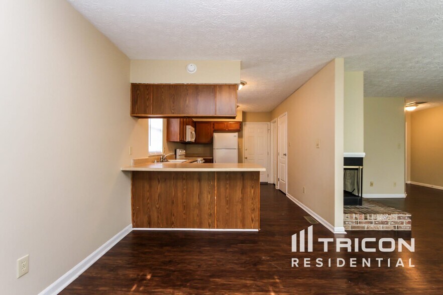 Building Photo - 7540 Crickwood Ln
