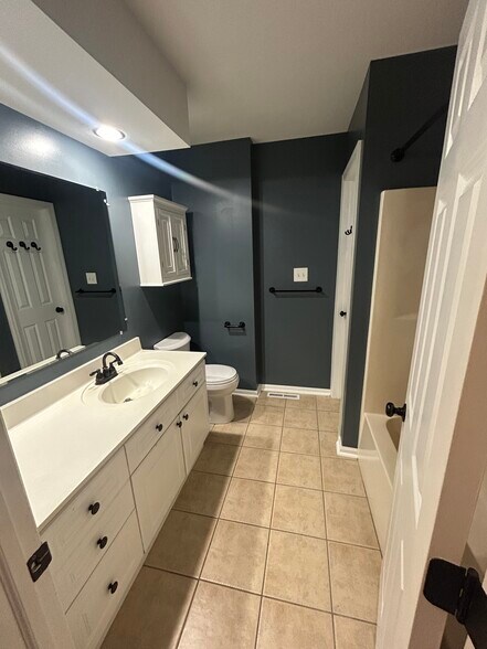 Building Photo - 3703 Wheatland Dr