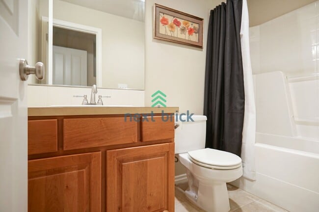 Building Photo - Stunning 3-Bedroom, 3.5-Bathroom Home in Desirable Woodinville