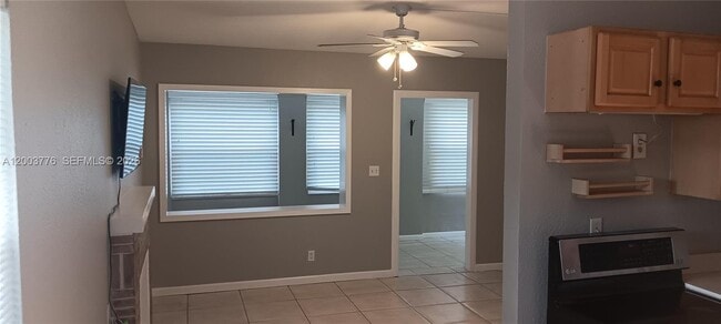 Building Photo - 1600 SW 14th St