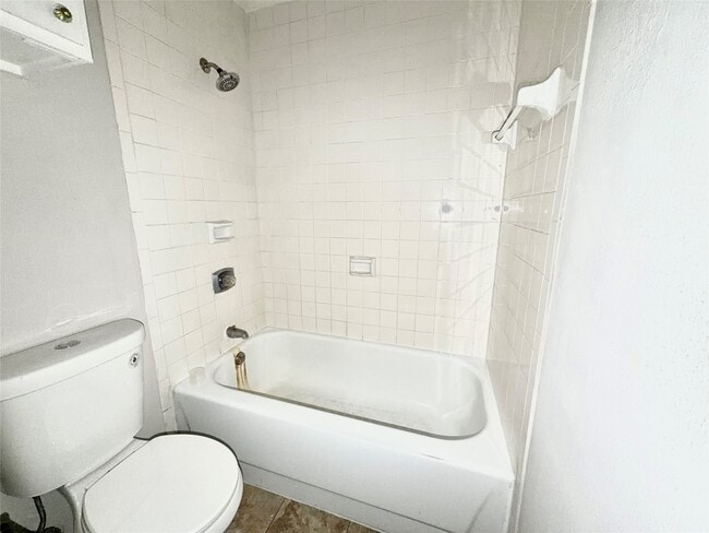 Building Photo - 728 Bering Dr