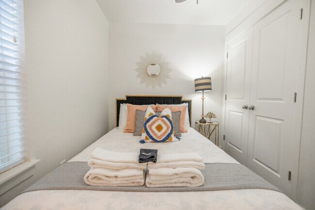 Building Photo - 408 S 680 E