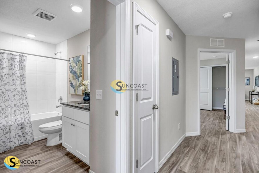 Building Photo - 9580 Hood Rd