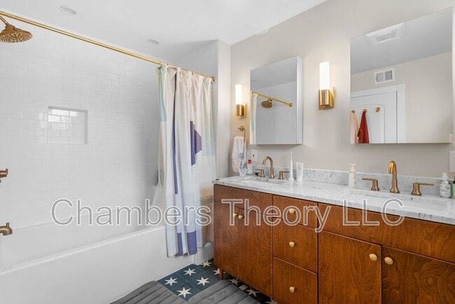 Building Photo - 3532 Warder St NW