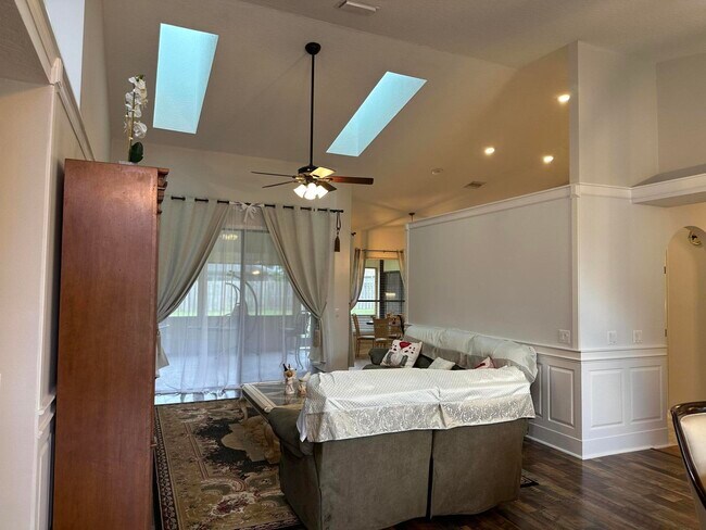 Building Photo - 1461 Wellington Cir