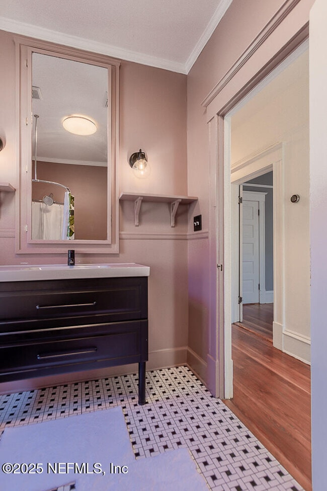 Building Photo - 1838 Silver St