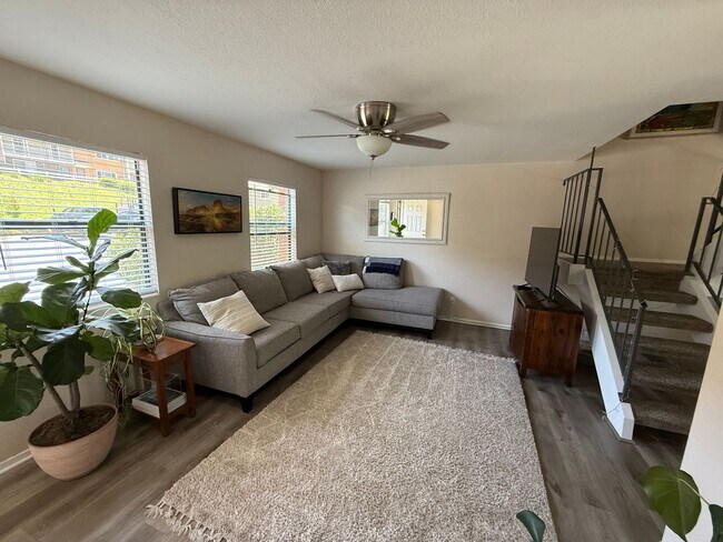 Primary Photo - Spacious Two-Story 3 Bedroom, 1.5 Bath Tow...