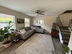 Building Photo - Spacious Two-Story 3 Bedroom, 1.5 Bath Tow...
