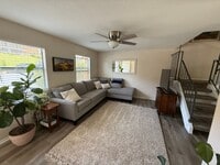 Building Photo - Spacious Two-Story 3 Bedroom, 1.5 Bath Tow...