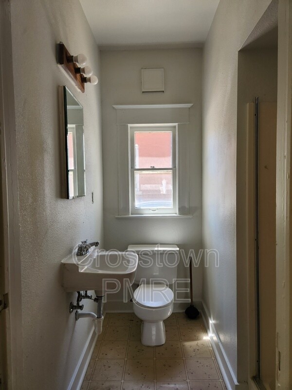 Building Photo - 1718 8th Ave
