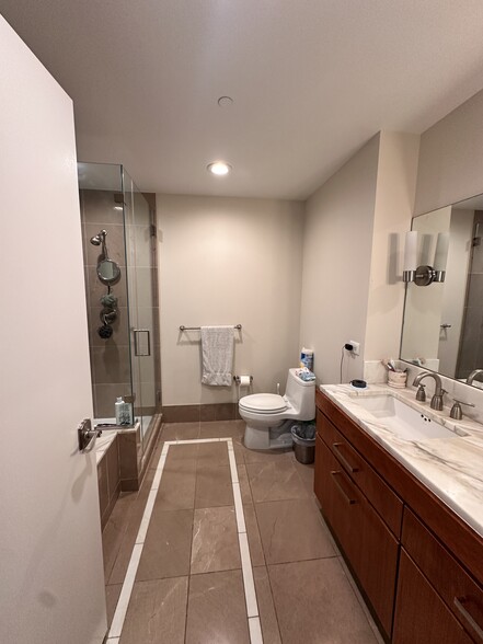 Building Photo - 25 Hudson St