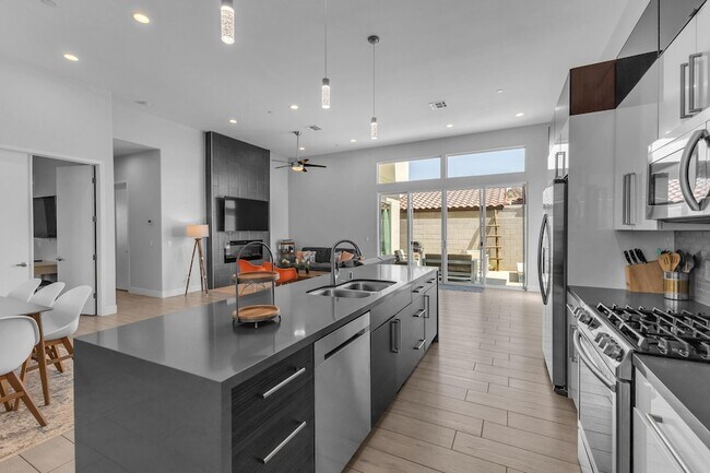 Building Photo - 51855 Avenida Juarez