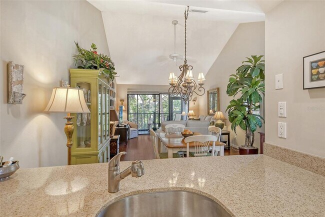 Building Photo - 1720 Glenhouse Dr