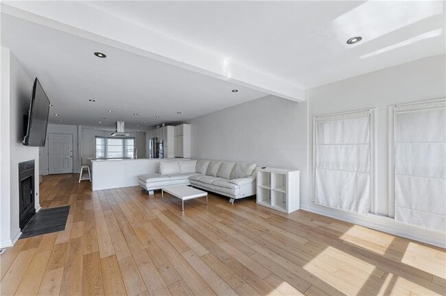 Building Photo - 908 Lenox Hill Ct NE