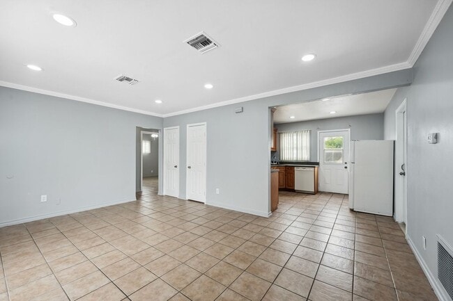 Building Photo - 820 Carlotta Ct