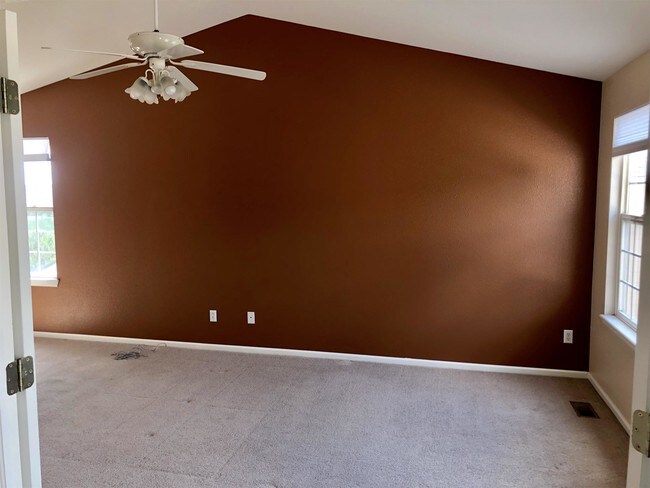 Building Photo - 2585 Clayton Cir