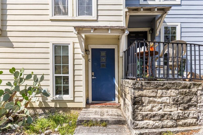 Building Photo - 812 Winflo Dr