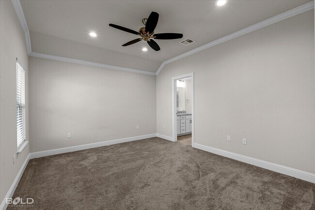 Building Photo - 257 Sedgewick Ave
