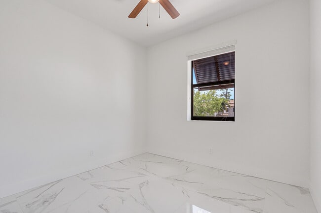 Building Photo - 406 Bella Sol Way