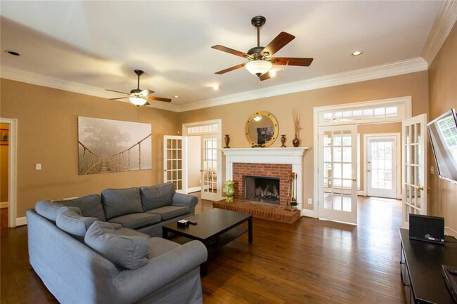 Building Photo - 2531 Old Salem Cir SE