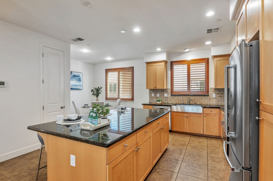 Building Photo - 5211 S Esprit Loop