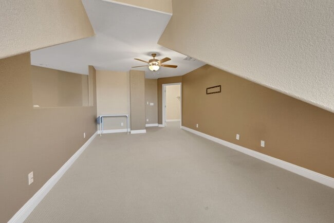Building Photo - Gorgeous 3 bedroom two story townhome